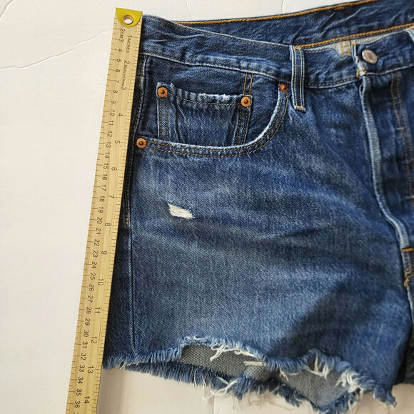 LEVI'S 501 Cut Off Denim Shorts Size Women's 31 - Picture 11 of 12